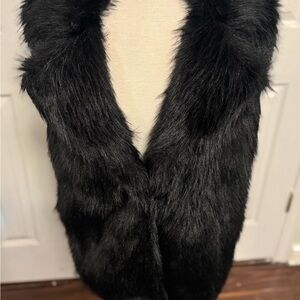 Elegant Black Faux Fur Vest